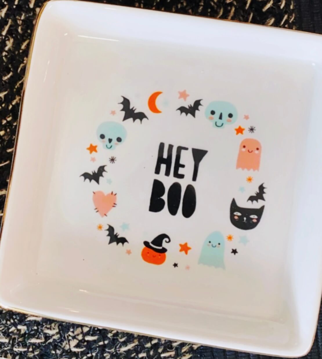 Halloween Decorative Plate That Says "Hey Boo"